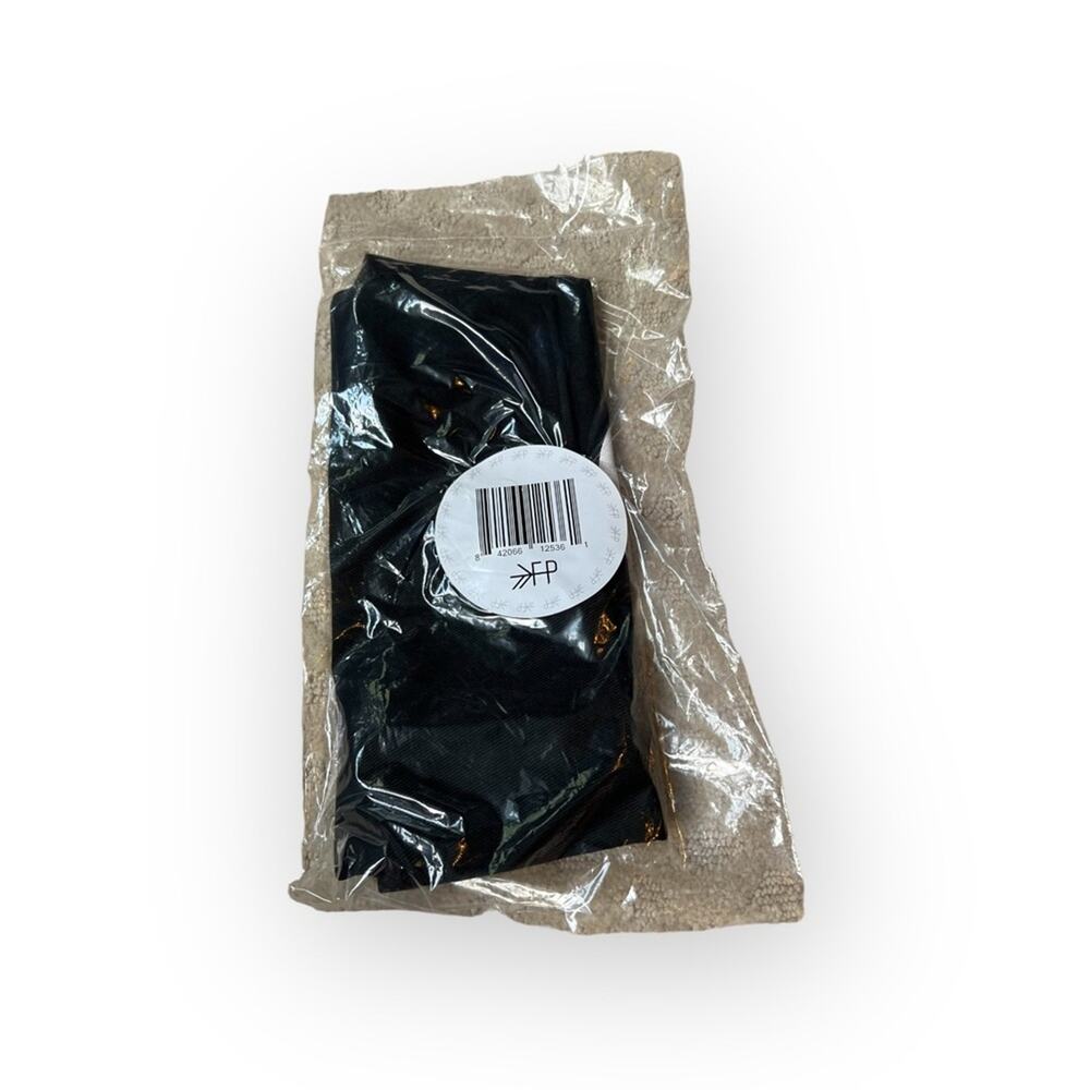 New in package freshly picked black tote bag - Picture 3 of 3